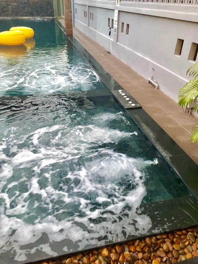 Baan Kata Maytha Karon Bagian luar foto
